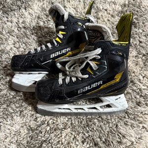 Bauer Supreme Hockey Skates Regular Width 13.5 (Used)
