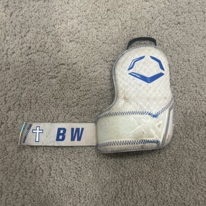 White Senior EvoShield Wrist w/ Strap Wrist Guards (Used)