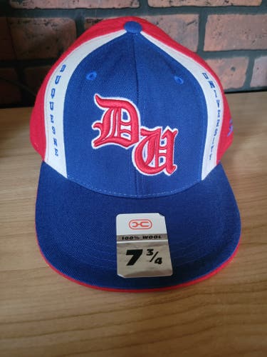 Headmaster Campuswear Signature Series Duquesne University Pittsburgh, PA Fitted Hat, Size 7 3/4