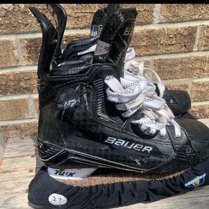 2023 Bauer Supreme Mach Hockey Skates Wide Width 8 (Used)