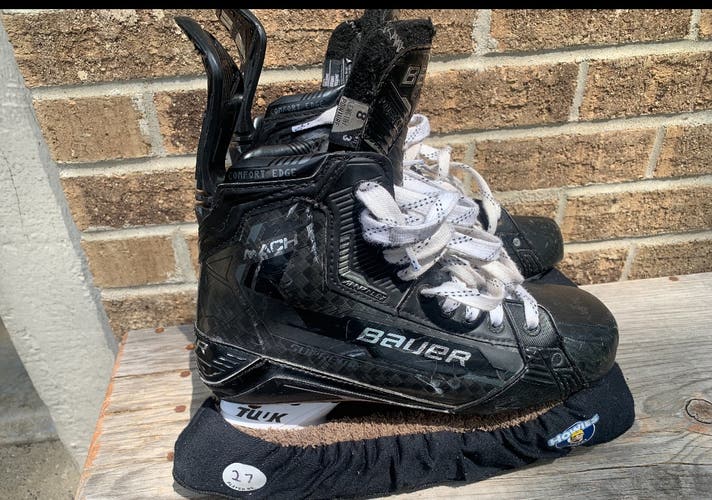 2023 Bauer Supreme Mach Hockey Skates Wide Width 8 (Used)
