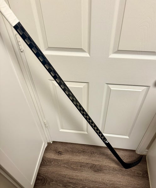 PRO VF Hockey Stick RH 70 Flex PRO71 Malkin Curve (Like New)