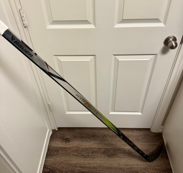 Brand New Bauer Vapor Hyperlite 2 RH Hockey Stick P88 70 Flex