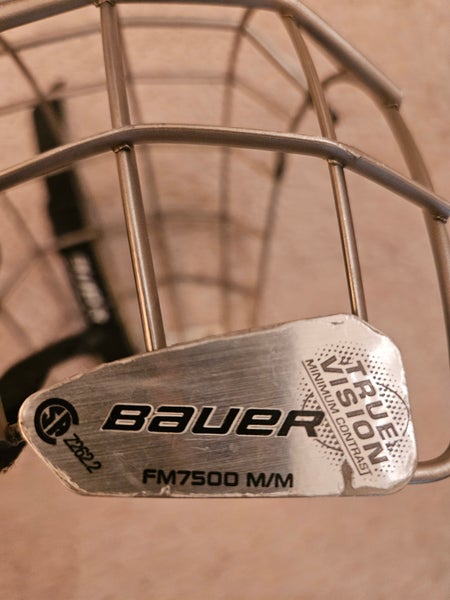 Medium Bauer FM7500 Full Cage (Used)