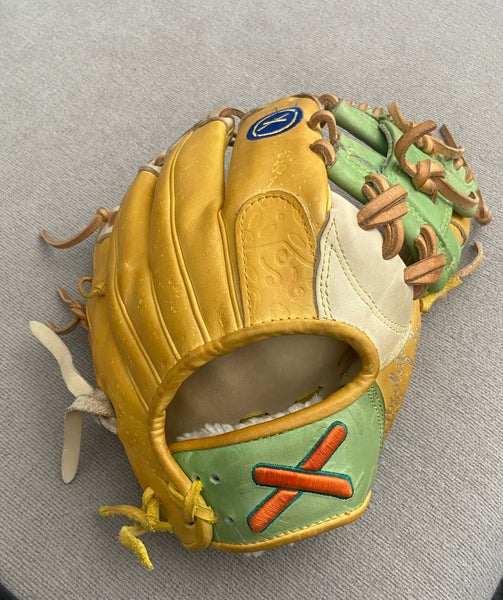 RH Infield Baseball Glove 11.5" (Used)