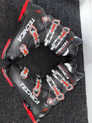 Tecnica TEN.2 Ski Boots – Size 29.5 Mondo – Flex 70 – Red/Black – Used