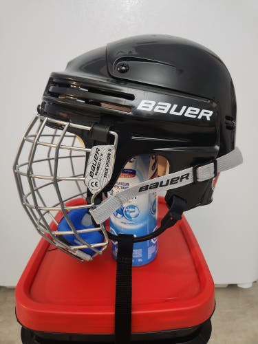 Bauer 4500 Black Hockey Helmet Size Medium with Cage