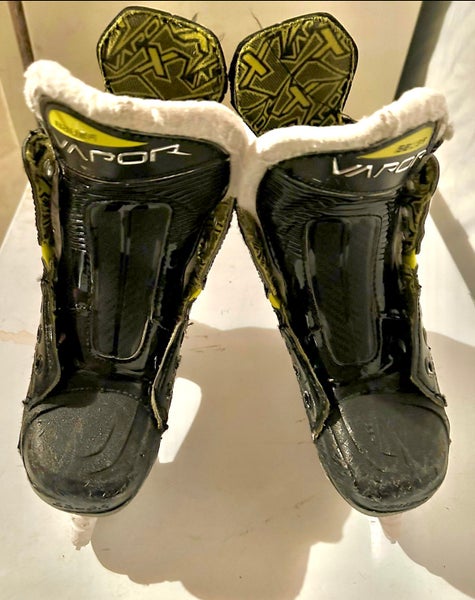 Bauer Vapor Hockey Skates Size 1 (Used)