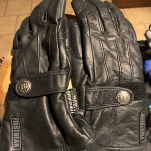 Black Small Women's Gloves (Used) First Gear Leather