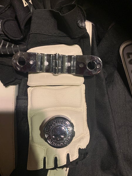 (Used) Harley Davidson Magnum Clamp / Harley Davidson Skull Front Axle Nut Cover