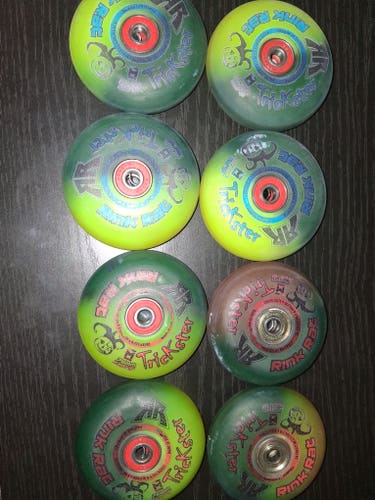 X8 Dyed rink rat tricksters 4 80mm 4 76mm with bearings