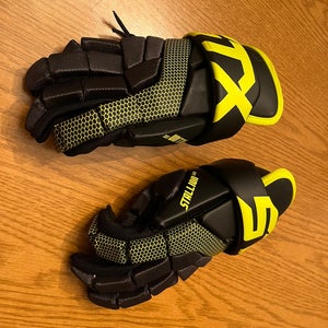 STX Stallion 100 Lacrosse Gloves M 12”