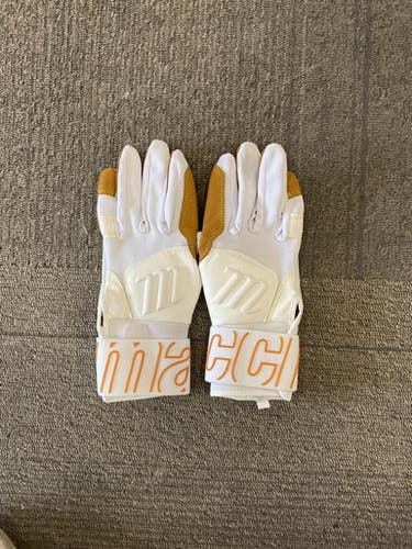 Used Marucci BB/SB Batting Gloves White SM 11614-S000221629