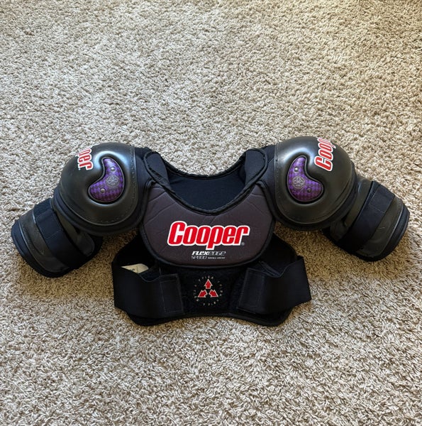 Cooper SP800 Hockey Shoulder Pads