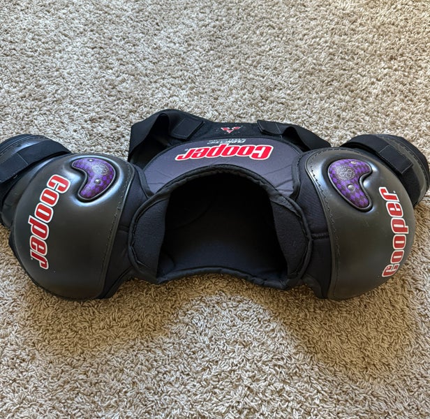 Cooper SP800 Hockey Shoulder Pads | SidelineSwap | Buy and Sell on ...