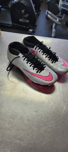 Used Nike Soccer Cleats None Senior 9.5 11497-S000152099
