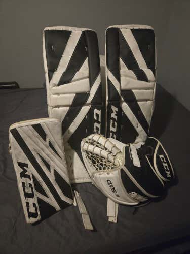 28" CCM Eflex 5.5 Regular Goalie Full Set (Used)