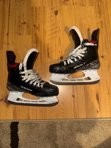 Bauer Vapor 3X Hockey Skates Narrow Width Size 5.5 fit 1