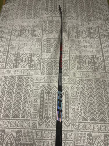 Senior CCM Jetspeed FT7 Pro Grip Right Handed Hockey Stick P29 Curve (New)