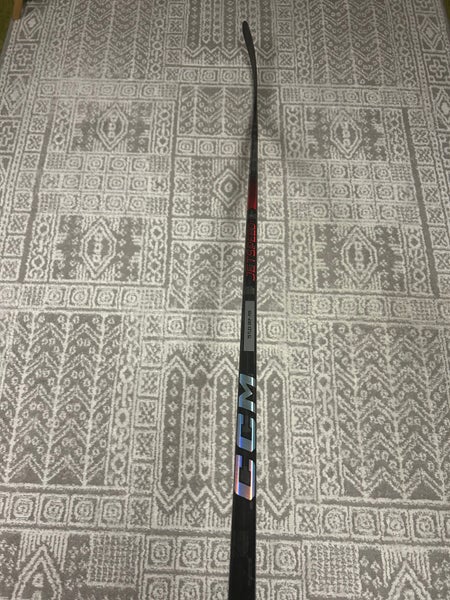 Senior CCM Jetspeed FT7 Pro Grip Right Handed Hockey Stick P29 Curve (New)