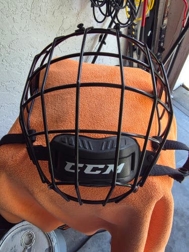 Large CCM FM580 Full Cage (Used)