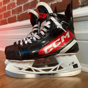 2024 CCM JetSpeed Shock Hockey Skates Regular Width 8 (Used)