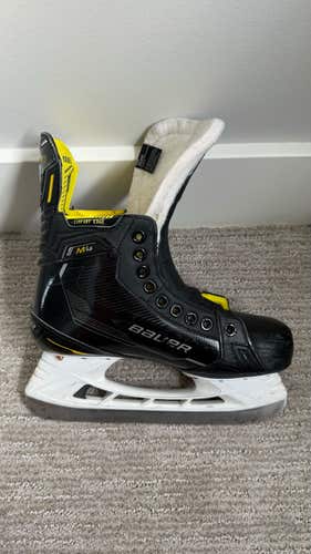 Bauer Supreme M4 Hockey Skates Size 5 (Used)