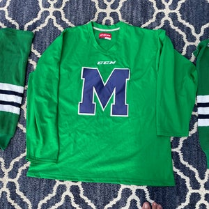 Green Large Men's CCM 5000 Jersey (Used)