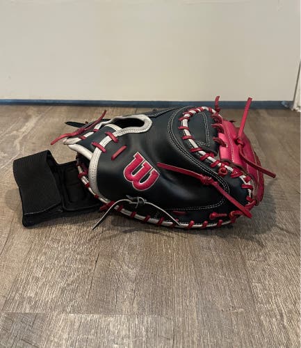 Wilson A2K RH Catcher's Glove 33.5" - M23 - Broken In