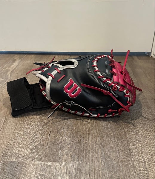 Wilson A2K RH Catcher's Glove 33.5" - M23 - Broken In
