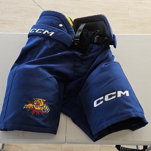 Men's Blue Senior Medium CCM HPTK Hockey Pants Pro Stock (Used)