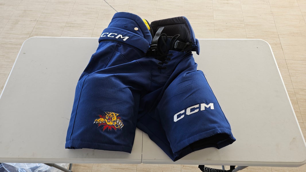 Men's Blue Senior Medium CCM HPTK Hockey Pants Pro Stock (Used)
