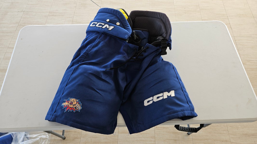 Men's Blue Senior Medium CCM HPTK Hockey Pants Pro Stock (Used)