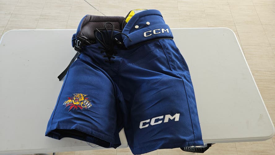 Men's Blue Senior Medium CCM HPTK Hockey Pants Pro Stock (Used)