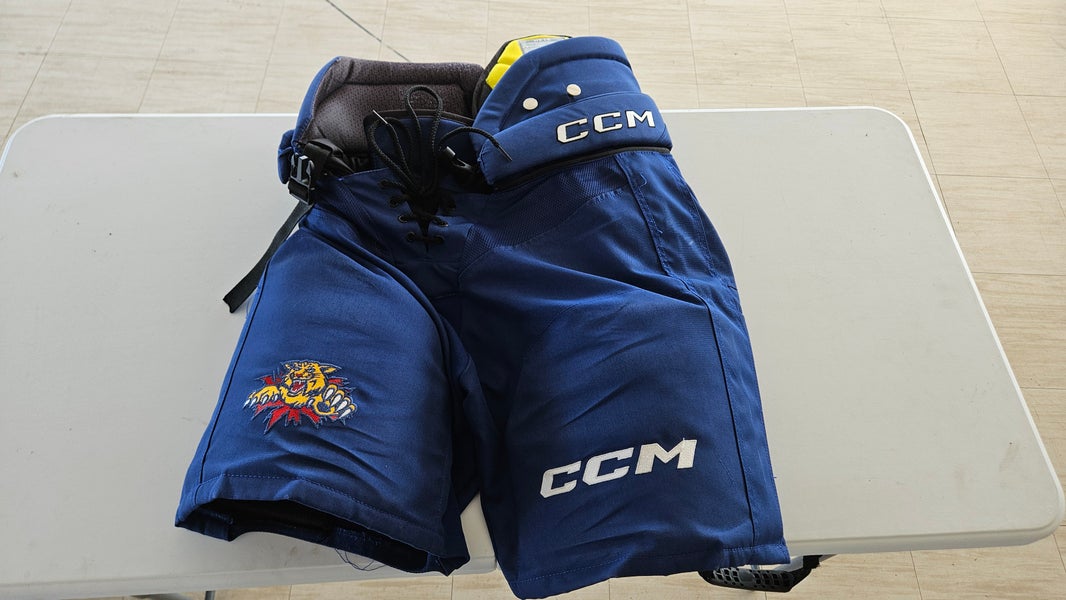 Men's Blue Senior Medium CCM HPTK Hockey Pants Pro Stock (Used)