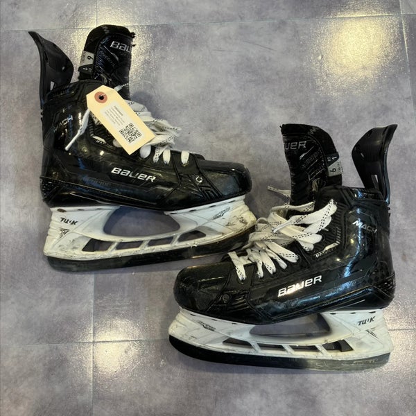Intermediate Bauer Supreme Mach Hockey Skates | Size 6 Fit 1