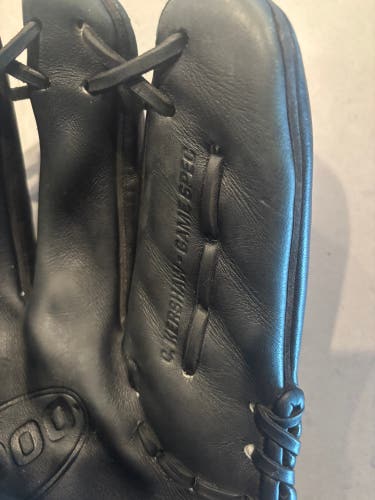 Wilson A2000 RH Pitcher's Baseball Glove 11.75" (Used)