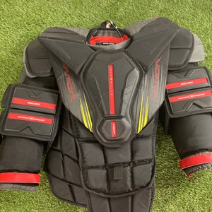 Senior Medium Bauer Vapor Hyperlite 2 Goalie Chest Protector (New)