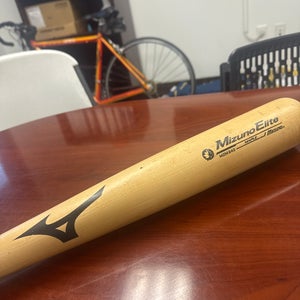 Mizuno MZM243 Maple BBCOR Certified Bat (-3) 28 oz 31" (Used)