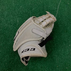 Junior CCM P2.5 Goalie Glove Regular (Used)
