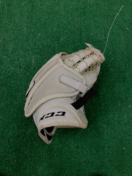 Junior CCM P2.5 Goalie Glove Regular (Used)