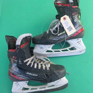 Intermediate Bauer Vapor 2X Hockey Skates | Size 4 Extra Wide Width (EE)