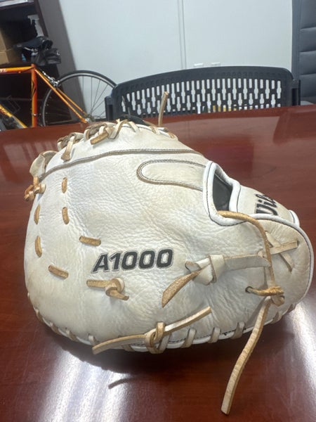 Wilson A1000 RH First Base Baseball Glove 12.5" (Used)