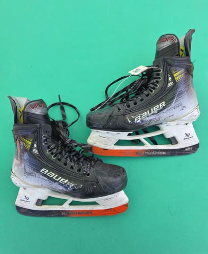 Intermediate Bauer Vapor Hyperlite 2 Hockey Skates | Size 5.5 Fit 2