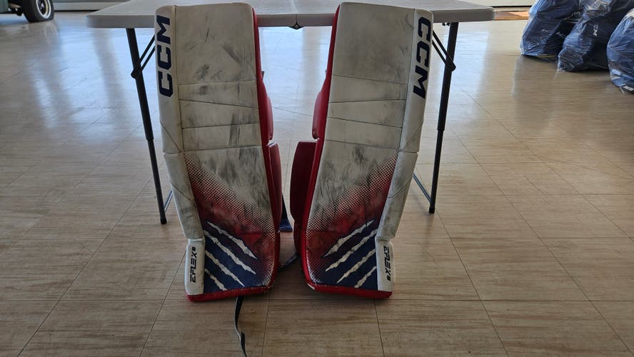 33" CCM Eflex 6 Goalie Leg Pads Pro Stock (Used)