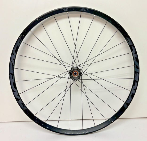 Race Face Affect R30 28-Spoke Aluminum Tubeless Thru Axle Disc 29er Rear Wheel