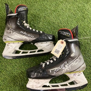 Senior Bauer Vapor Hyperlite Hockey Skates Regular Width 7.5 (Used)