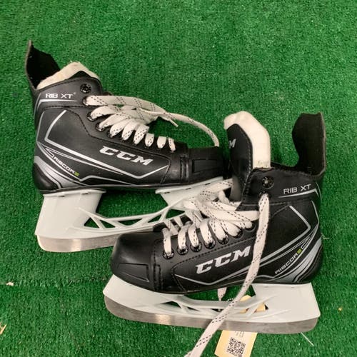 Intermediate CCM RibCor RIB XT Hockey Skates | Size 4 Regular Width (D)