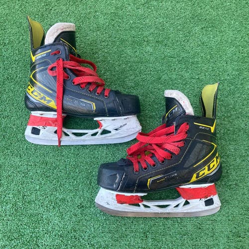 Junior CCM Super Tacks 9370 Hockey Skates | Size 3.5 Regular Width (D)