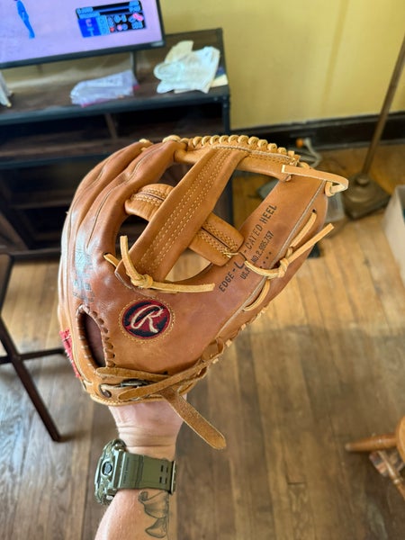 Rawlings RH Outfield Baseball Glove 12" (Used)